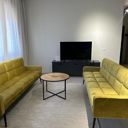 New Bazar - 2 Rooms Apartment Tirana Bagian luar foto
