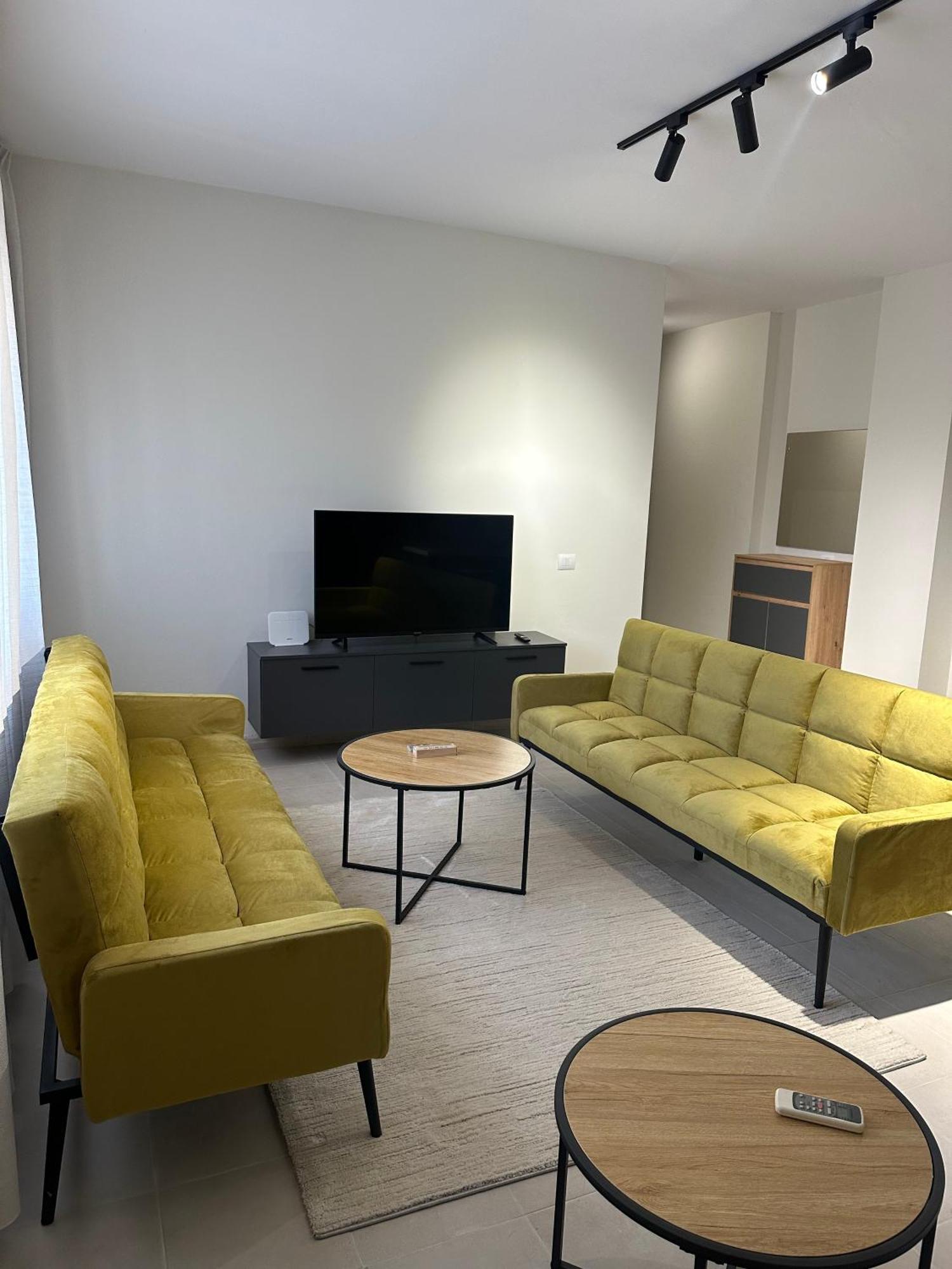 New Bazar - 2 Rooms Apartment Tirana Bagian luar foto